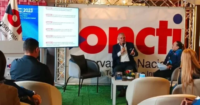 📖 Nuevos productos editoriales fueron presentados por el equipo del Observatorio Nacional de Ciencia, Tecnología e Innovación (Oncti) bautizó cinco nuevos productos editoriales destinados a seguir acompañando la divulgación científica de Venezuela.

Se trata de las obras:

• Boletín N° 10 Tomo II de Indicadores de Ciencia, Tecnología e Innovación
• Revista Observador del Conocimiento en su edición especial sobre Ciencia y Tecnología Cuánticas
• Cuaderno de Debates serie 51, que aborda la integración de saberes científicos, indígenas y campesinos.
• Instructivo del Observatorio en Línea (OEL)

Conoce todos los detalles de estos trabajos visitando el sitio web: https://www.oncti.gob.ve/