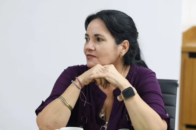 🇻🇪🇨🇺 ¡Soberanía y Ciencia Unida!

Venezuela y Cuba fortalecen sus alianzas estratégicas en salud para combatir los vectores del dengue, chikungunya, fiebre amarilla y malaria.

En un fructífero encuentro con el Embajador de Cuba, Jorge Luis Mayo, la vicepresidenta sectorial de Ciencia, Tecnología, Ecosocialismo y Salud, Gabriela Jiménez Ramírez, compartió  los avances de nuestro Plan Nacional de Ciencia y Tecnología para el Control Integrado de Vectores, una iniciativa que prioriza la vigilancia epidemiológica y el desarrollo de métodos sostenibles para proteger a nuestras comunidades.

 Respaldados por el @minsalud_ve y el @ivic_ve , y bajo la guía del presidente @nicolasmaduro , la @gmciencia_ve , ratificamos nuestro compromiso con el bienestar común.

 ¡Cuba y Venezuela unidas por la vida!