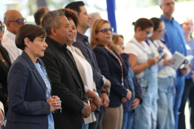 🛐En el Instituto Venezolano de Investigaciones Científicas se celebró una misa solemne para rendir homenaje a los mártires del bombardeo contra nuestra República, perpetrado el 3 de enero.

Durante la actividad, encabezada por la ministra del Poder Popular para Ciencia y Tecnología, Gabriela Jiménez Ramírez, se le hizo un reconocimiento al personal obrero del IVIC, por garantizar el resgaurdo de las instalaciones durante los ataques.

El sector científico y tecnológico alza la voz por la unidad nacional y exige la liberación del presidente Nicolás Maduro y la Primera Combatiente, Cilia Flores, que se encuentran secuestrados por la administración de Donald Trump.

Solo desde la empatía, la fraternidad y el encuentro con el pueblo se garantizará la paz y la victoria de la patria.