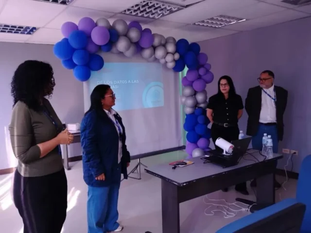 👩🏽‍🔬 En el estado Zulia se realizan actividades para celebrar los aportes de las mujeres y las niñas en las ciencias y las tecnologías.

El evento, organizado por Fundacite, contó con la presentación de investigadores e investigadoras quienes mostraron proyectos innovadores, como:

• "De los datos a la familia", centrado en el diagnóstico electrofisiológico personalizado de autismo idiopático, mediante la herramienta Funcode-a.

• La creación del Laboratorio de Biomedicina Ecosocial.

♀️Estas iniciativas reflejan el compromiso y los aportes de las mujeres venezolanas que impulsan una ciencia para la vida.