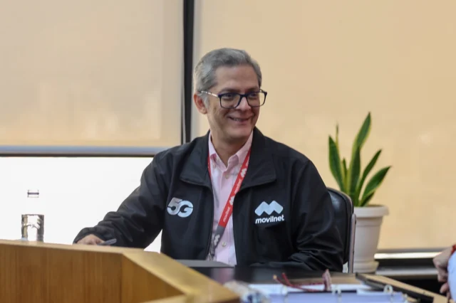 La Inteligencia Artificial no es solo el futuro, es el motor de una nueva geopolítica. 🇻🇪 

La ministra para Ciencia y Tecnología, Gabriela Jiménez Ramírez, en conjunto con los equipos de @cantv_ve y @somosmovilnet_ , avanzamos en la agenda técnica del Plan de Inteligencia Artificial para el desarrollo productivo.

Estamos construyendo una gobernanza multidimensional que proteja nuestra soberanía y potencie sectores clave como salud, educación y finanzas.

Bajo la orientación del presidente Nicolás Maduro y de la presidenta encargada @delcyrodriguezv , diseñamos una IA con ética y visión de prosperidad.

 ¡Ciencia para la vida! 🚀