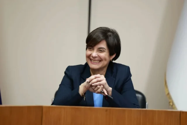 🇻🇪🎓 La Universidad Nacional de las Ciencias Dr. Humberto Fernández – Morán sigue impulsando una educación transformadora, que acompañará el desarrollo nacional planteado por el presidente Nicolás Maduro Moros y la presidenta (E) Delcy Rodríguez.

La rectora de esta casa de estudios, Gabriela Jiménez Ramírez, inició la semana con una reunión de trabajo junto al Consejo Directivo para evaluar el desempeño académico de este primer semestre, que atiende a más de 1.800 estudiantes.

👩🏽‍🔬🧑🏽‍🔬 Los jóvenes se forman en un ecosistema científico ideal, donde comparte experiencias con investigadoras e investigadores de gran trayectoria.

#CienciaparalaVida